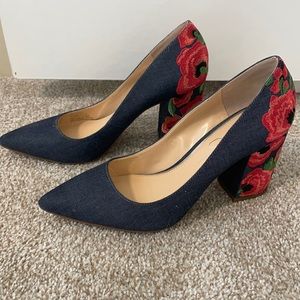 Jessica Simpson high heels with floral decal denim blue color 3in heel EUC 7.5